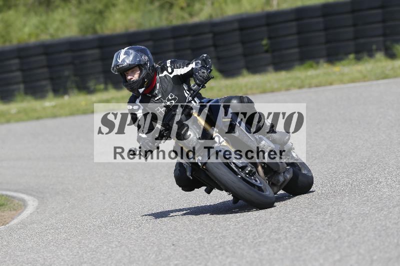 /Archiv-2025/09 22.04.2025 Cornu Master School ADR/rot-rouge/12